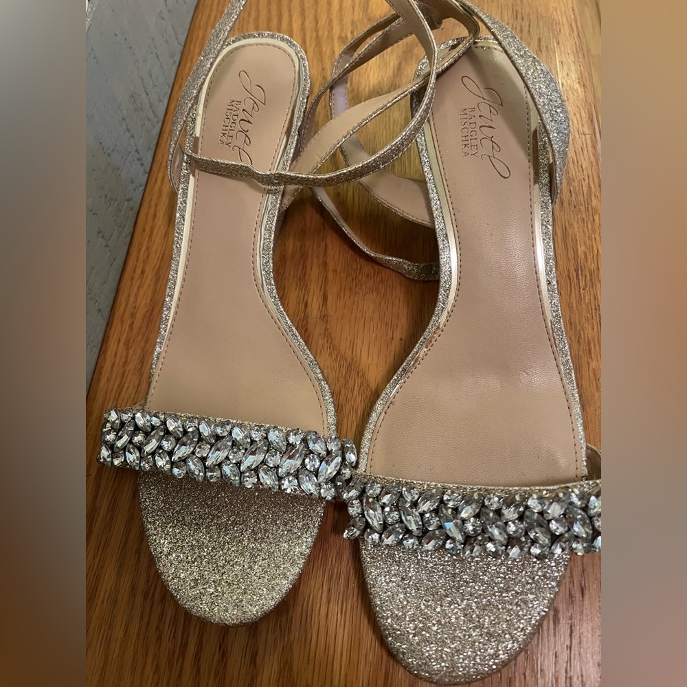 NEW Badgley Mischka Wedge Heel Sandal in gold